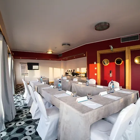 Sana塞新布拉酒店